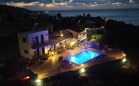 Holiday Apartments,Polynikis Sea-Cret, Pachyammos